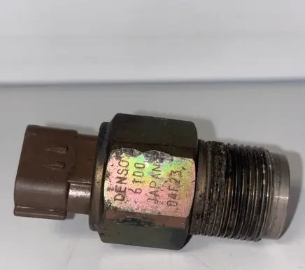 Nissan Primera Fuel pressure sensor 
