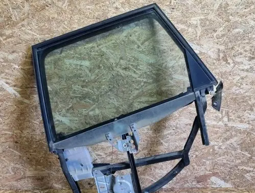 Audi A4 S4 B5 8D Rear door window/glass frame 8D0839399A