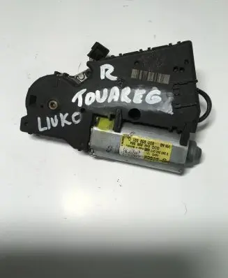 Volkswagen Touareg I Sunroof motor/actuator 0390200017 8D0959591C