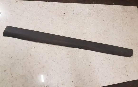 Volkswagen PASSAT B5 Front door trim (molding) 3B0854940B
