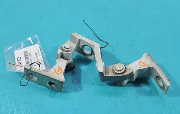 Volkswagen Up Front door hinge set 7N0831402D IMPRK1543728