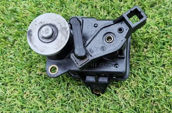 Mercedes-Benz CLS C219 Intake manifold valve actuator/motor A6421500494
