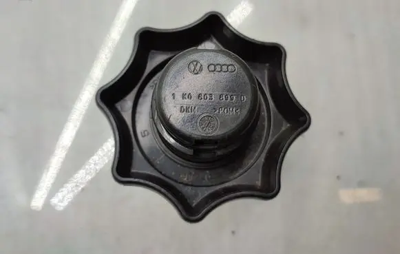 Volkswagen Touran II Spare wheel bolt 1K0803899