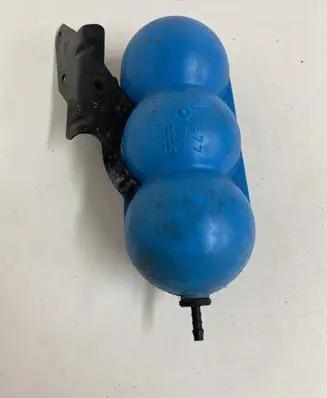 Vacuum air tank