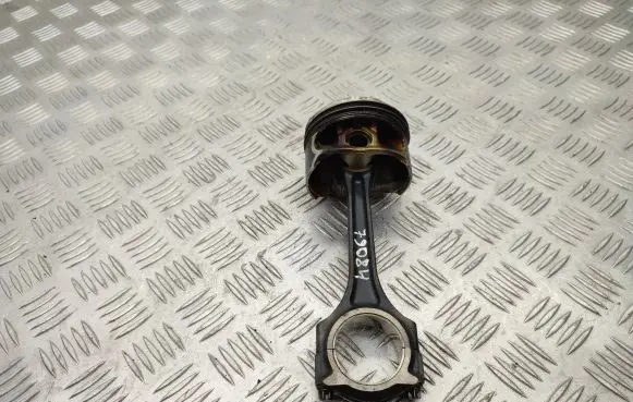 Mercedes-Benz A W176 Piston with connecting rod