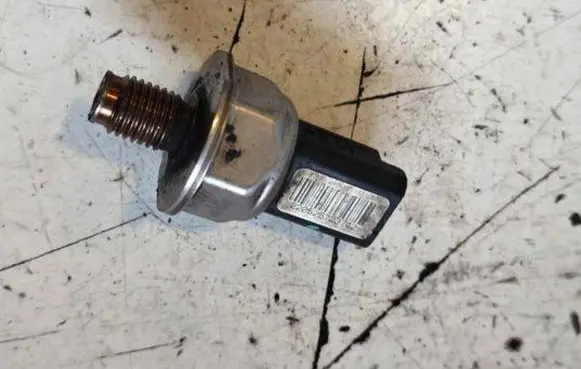 Fuel pressure sensor
