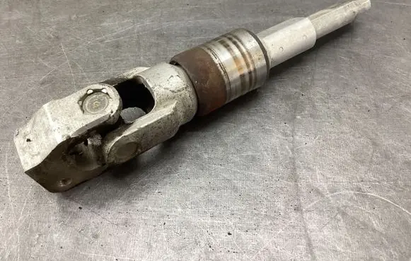 Volvo V70 Steering column universal joint