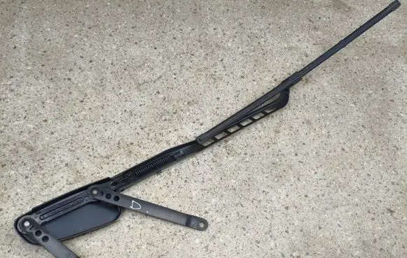Mercedes-Benz GL X166 Front wiper blade arm 24027217 7P0410