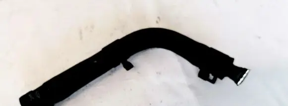 KIA Carens II Engine coolant pipe/hose