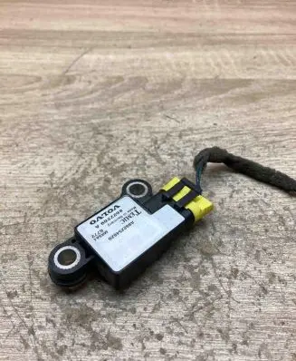 Volvo S70 V70 V70 XC Airbag deployment crash/impact sensor 8622269A WithPlug