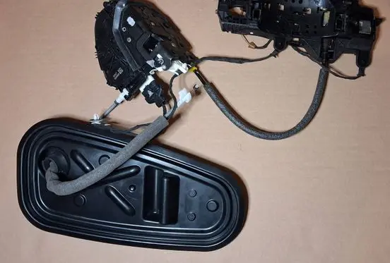 Audi Q5 SQ5 Front door lock 8X1837016E