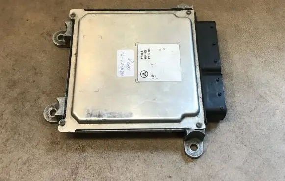 Mercedes-Benz E C207 W207 Engine control unit/module A651
