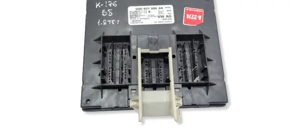 Volkswagen PASSAT B8 Comfort/convenience module 5Q0937086AK