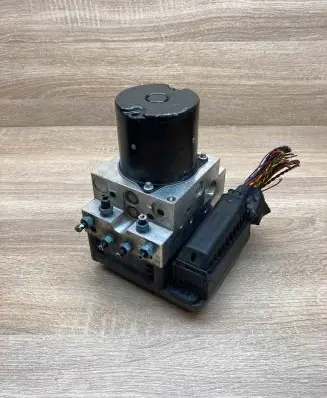 BMW 7 F01 F02 F03 F04 ABS Pump 6792478 6785442 WithPlug