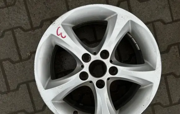 BMW 1 E82 E88 R17 alloy rim 6778219