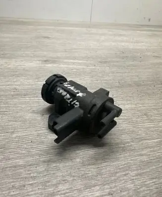 Citroen C5 Turbo solenoid valve 9635704380