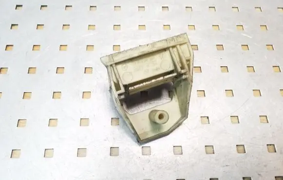 BMW 5 E39 Radiator mount bracket