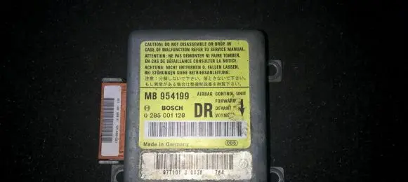 Mitsubishi Carisma Airbag control unit/module mr954199 0285001128