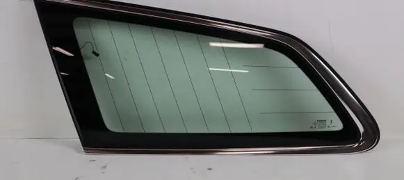 Volvo S90, V90 Rear side window 32368774