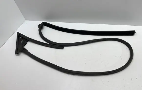 Audi A4 S4 B7 8E 8H Rubber seal front coupe door 1H0837911 1H0837911D