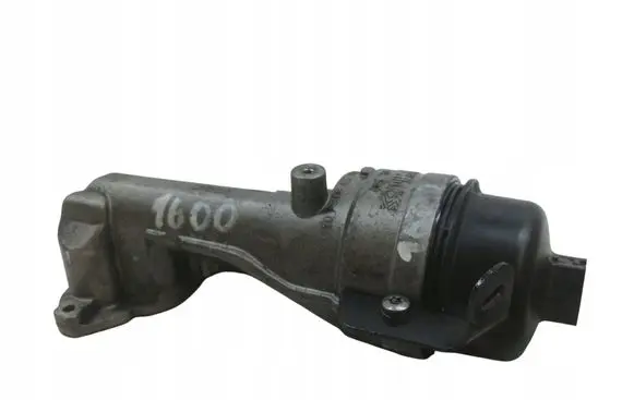 Peugeot 308 Oil filter mounting bracket