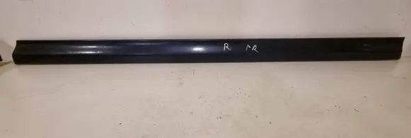 Volkswagen PASSAT B4 Front door trim (molding) 3A0853516A