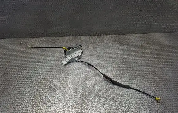 Citroen Jumpy Front door lock 9681334980
