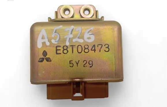 Mitsubishi Carisma Other relay E8T08473