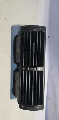 BMW 5 E39 Dash center air vent grill 8364007