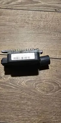 Ford C-MAX II Fan control module 940002906