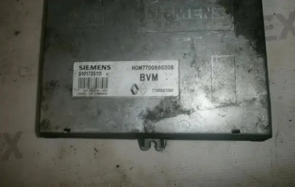 Renault Laguna I Engine control unit/module s101725111c 7700867290