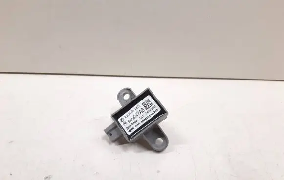 Mercedes-Benz C W204 Airbag deployment crash/impact sensor A2048210651