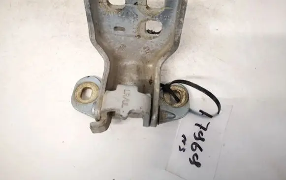 Chrysler Pacifica Rear door lower hinge 4177ac