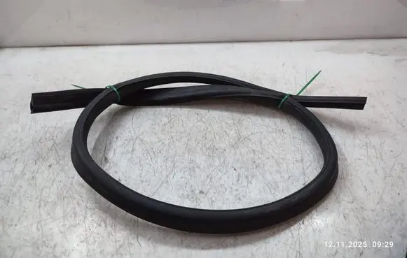 BMW X5 E70 Engine compartment rubber 