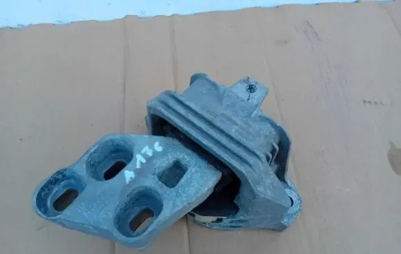 Mercedes-Benz A W176 Engine mount vacuum valve AC46000DF