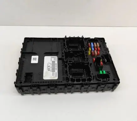 Ford Puma Fuse module LU5T15604BJAD F005V03424