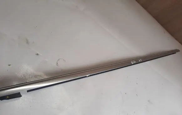 Volkswagen Jetta VI Front door glass trim molding 5C6837476 5C6837476C