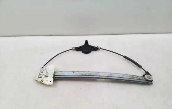 Mazda 6 Front window lifting mechanism without motor