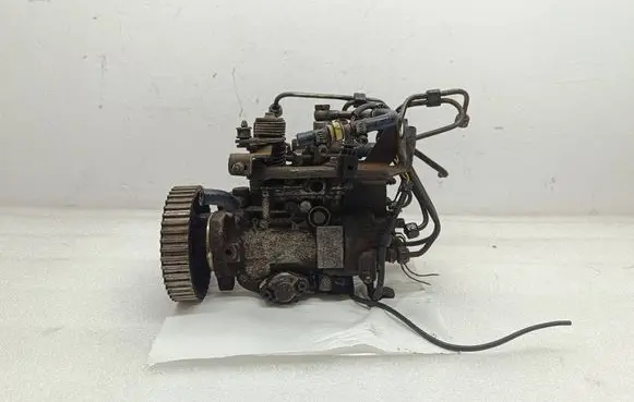 Volkswagen PASSAT B4 Fuel injection high pressure pump 028130115