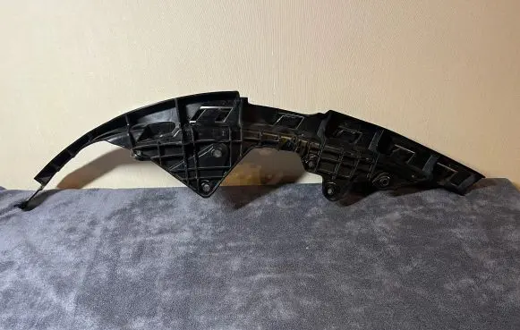 Chrysler Pacifica Headlight/headlamp mounting bracket 6002TM0294