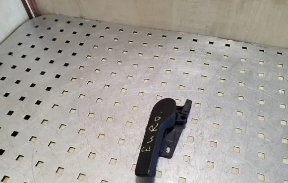 Engine bonnet (hood) release handle