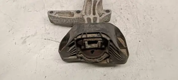 Renault Talisman Engine mount bracket 