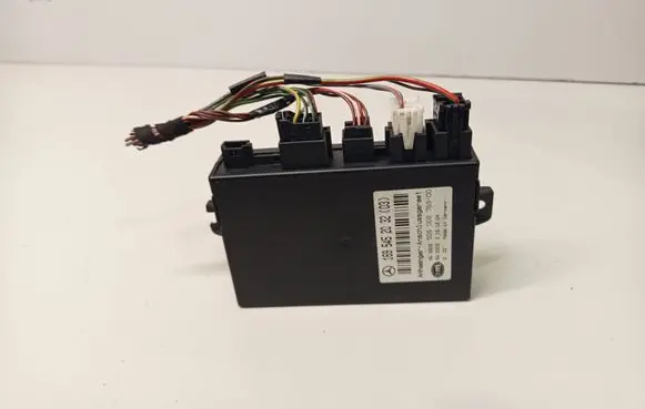 Mercedes-Benz C W203 Air suspension control unit module (rear) 1695452032
