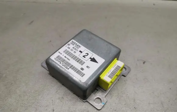 Nissan Primera Airbag control unit/module 285562F200 0285001133