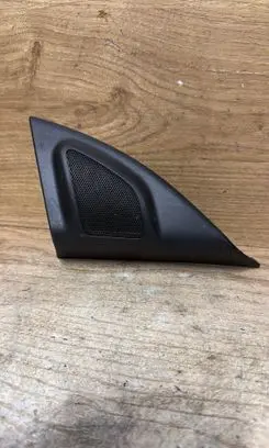 Volvo V70 Front door speaker 30781066