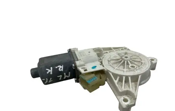 Mercedes-Benz ML W164 Front door window regulator motor A2518200742 997082102 0130822273