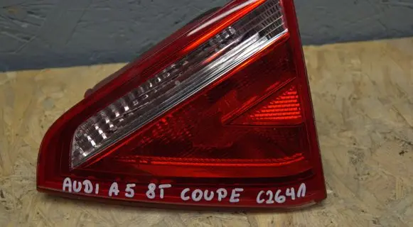 Audi A5 8T 8F Tailgate rear/tail lights 8T0945094