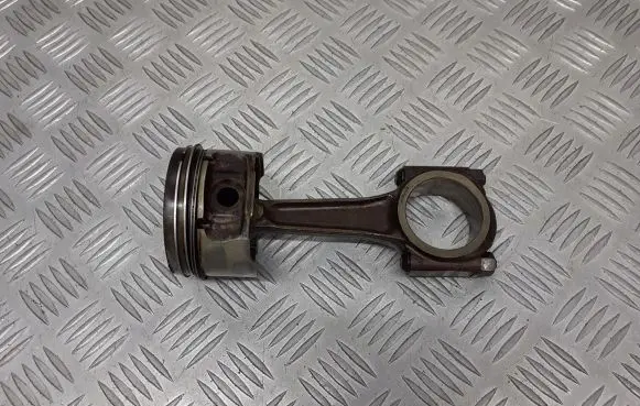 Peugeot 206 CC Piston 