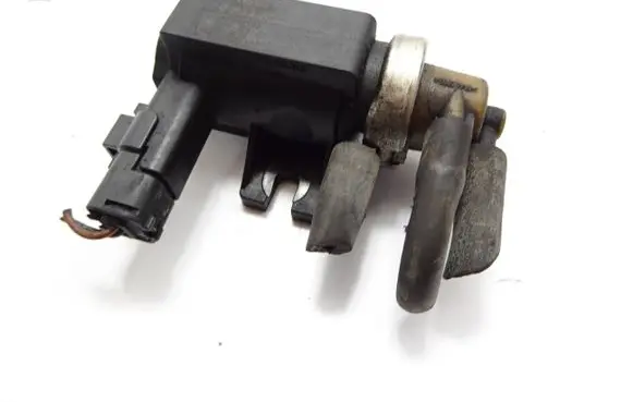 Ford Focus Turbo solenoid valve 9672875080 70163302 12T18