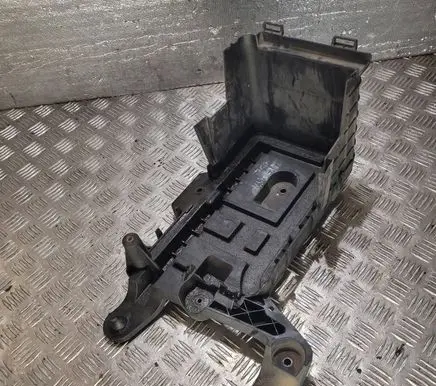 Battery box tray